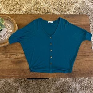 Pretty teal top